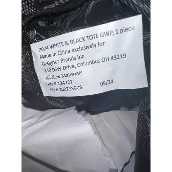 DSW white black trim handles Crossbody overnight tote shoe storage bottom 2024 - Picture 14 of 14